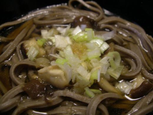 県内産石臼挽きそば粉を使用した本格的な田舎そば/