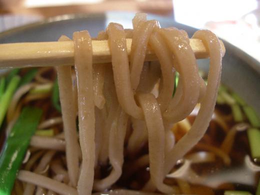 蕎麦は太打ちと細打ちから選べます/