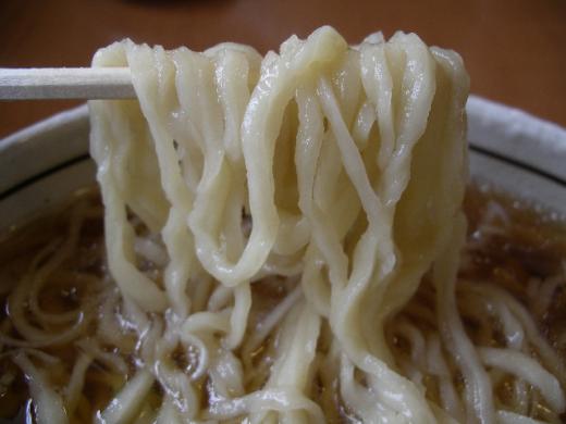 こだわりの手打ち麺/