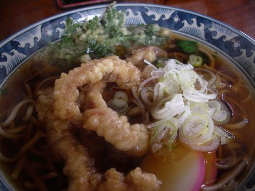 下足天や野菜天ぷらがのってます/