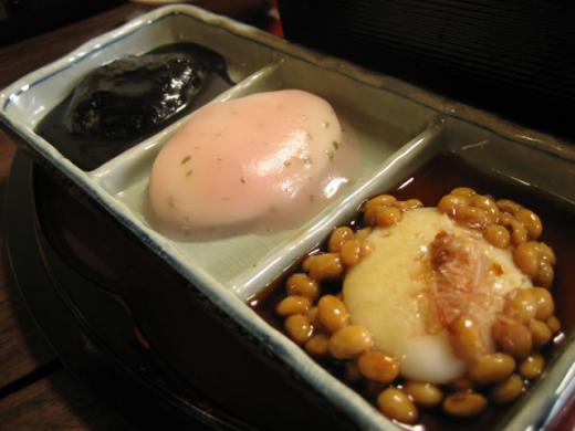 3種類のお餅がついてきます。/