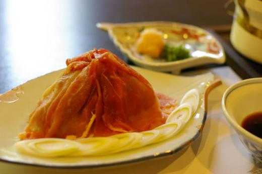 濃厚な東根産「月山芳醇豚」のしゃぶしゃぶ/