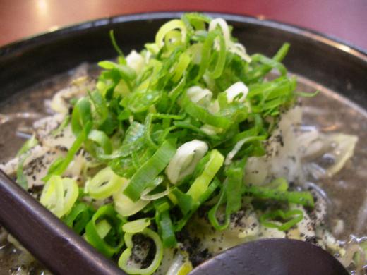 シャキシャキのネギやもやしがどっさり・・/