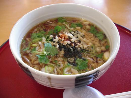 プリプリの鳥肉とシコシコの中華麺/