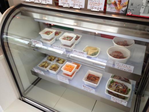 お惣菜も販売しています/
