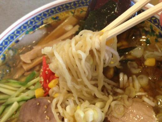 ちぢれ麺/