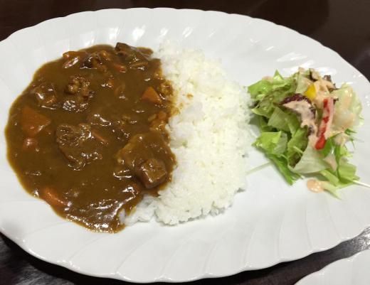 こちらはビーフカレー/