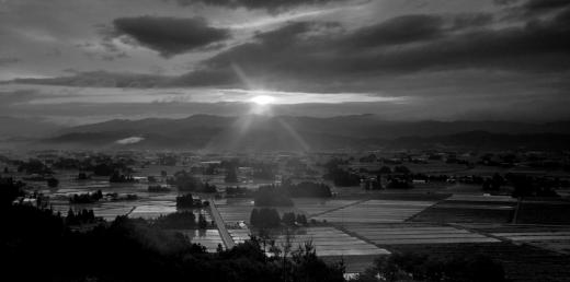 散居集落の夜明け、その2/