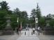 上杉神社のお堀の鯉と参道の鳩：2007/06/03 10:23