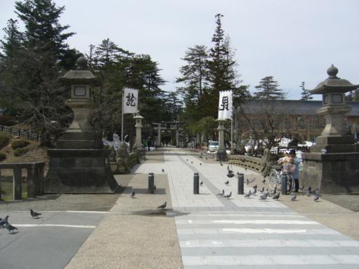 上杉神社正面です。/
