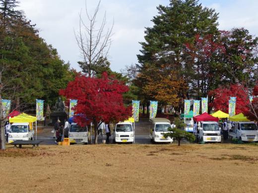 地産地消よねざわ秋の収穫市(軽トラ市)/