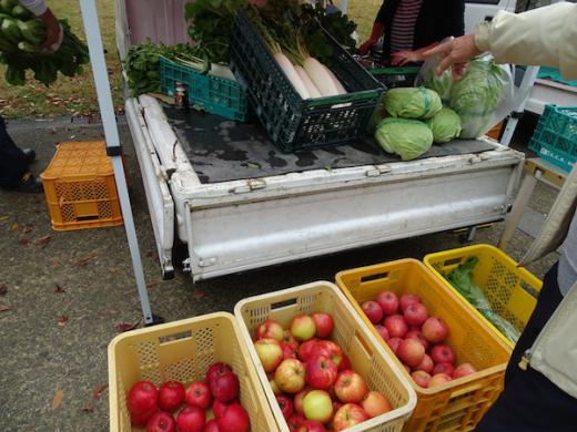 地産地消よねざわ秋の収穫市(軽トラ市)/