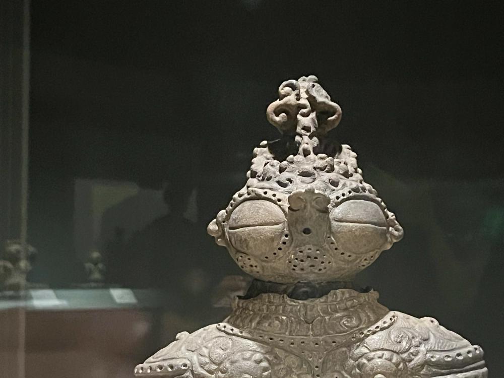 コレクター収集　タイ　コーノイ窯　渇釉　象形灯火器造形物　15～16世紀 コレクター収集 タイ コーノイ窯 渇釉 象形灯火器造形物 15～16世紀
