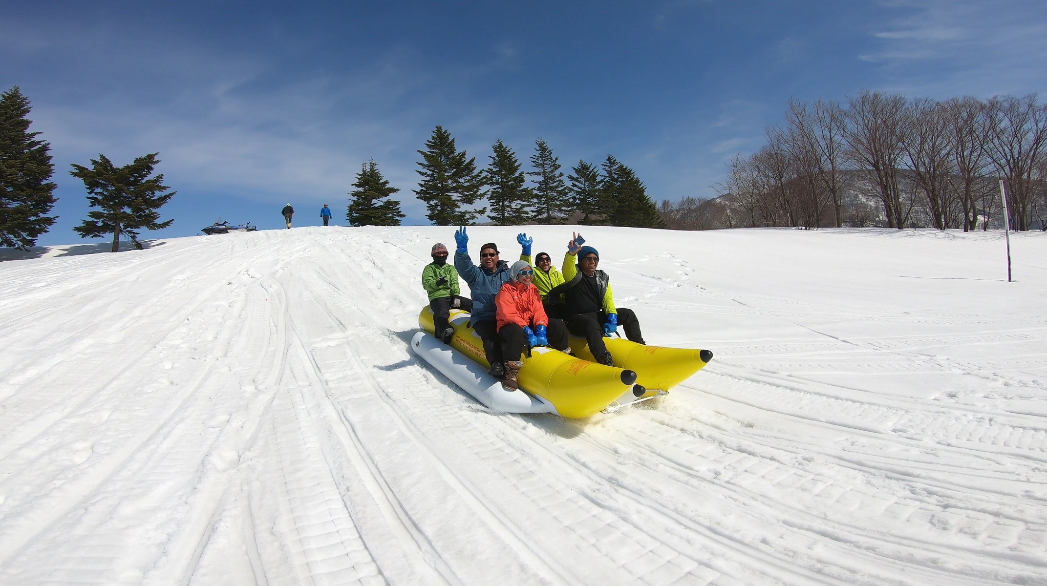 スノーモービル牽引バナナボート