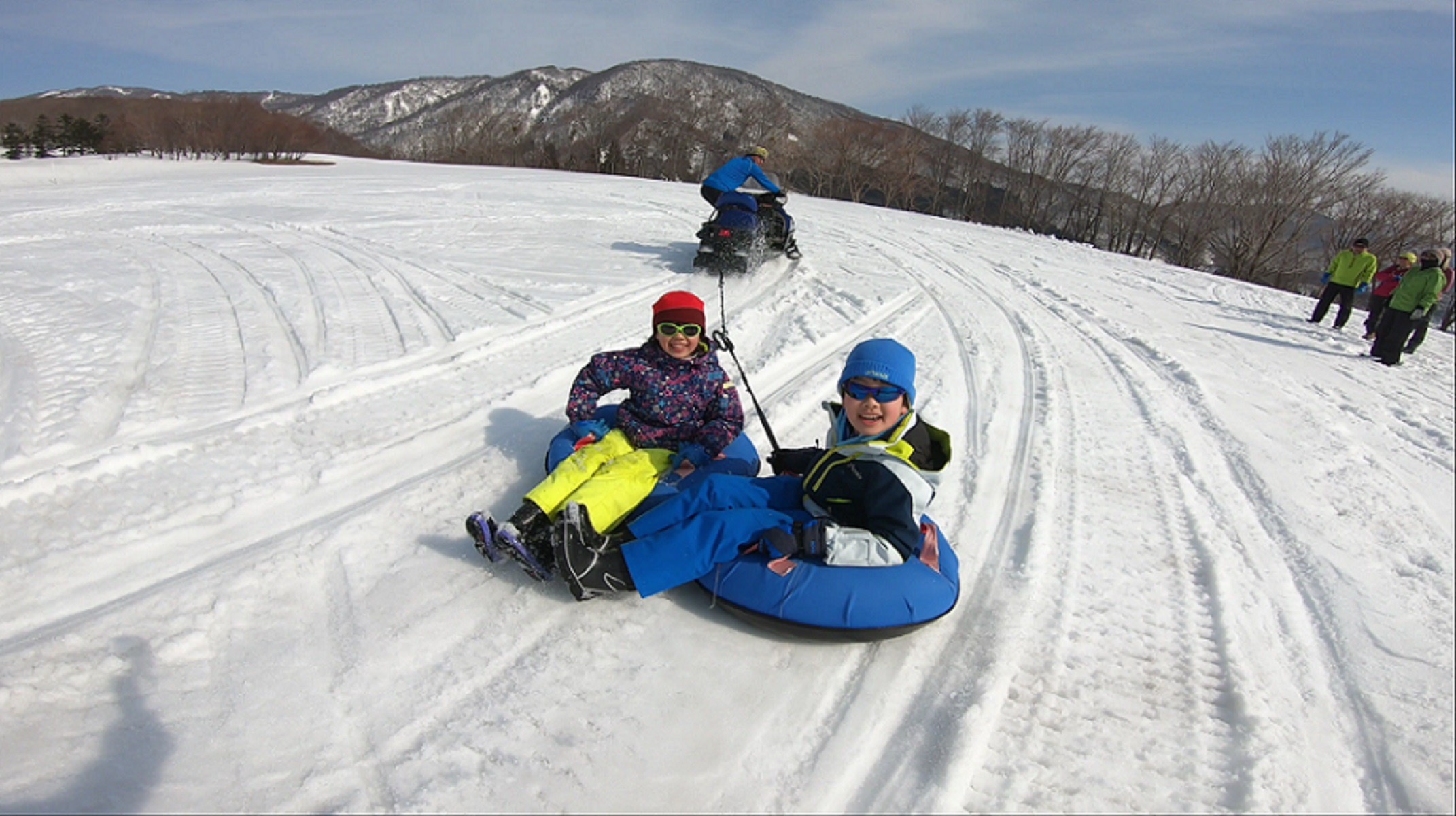 スノーモービル牽引ドリフトチューブ