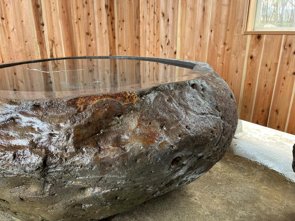 ¢²¦¤ÎÀФǤĤ¯¤Ã¤¿ÀÐÉ÷Ϥ¤ò¸©³°¤Îι´Û¤ØÇ¼Éʤ·¤Þ¤·¤¿¢