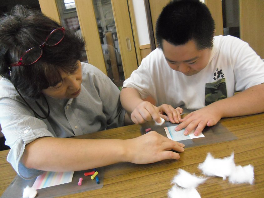 �֤դ��꿧ͷ�ӡפ�ĩ�������