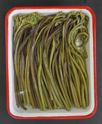 【”すぐに”食べられる　「あく抜きわらび」】：画像