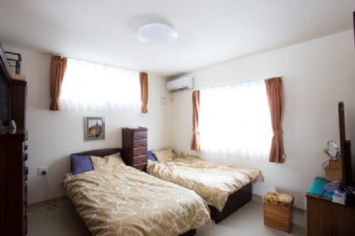 採光や風通しを考慮した寝室：画像