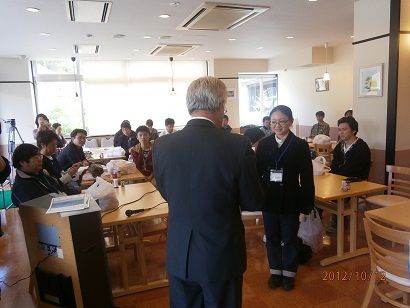 町長さんの背後をとりました